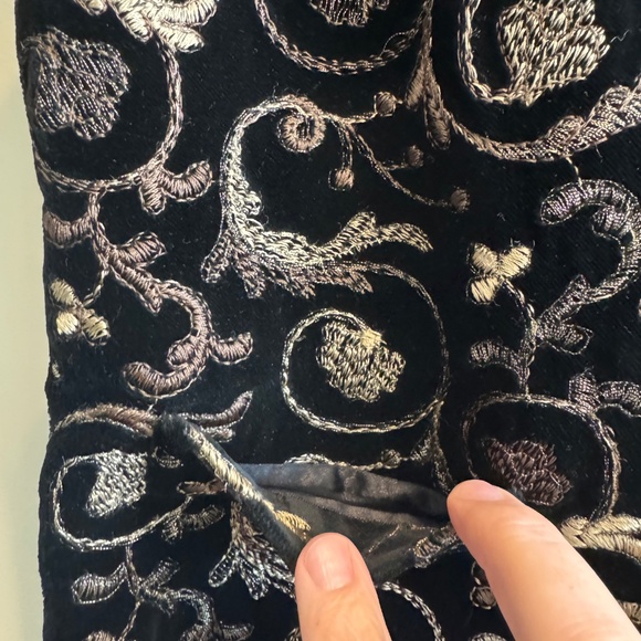 FAVOURBROOK Size 42 (Medium) Black Gold Embroidery Buttoned Vest - Picture 5 of 6